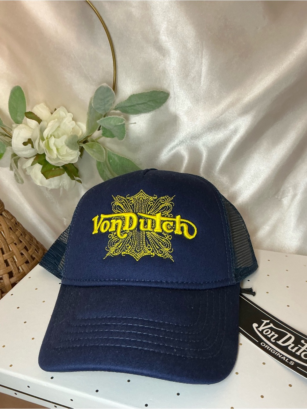 NWT Von Dutch Navy and Yellow Embroidered Logo Trucker Hat VDTH-105